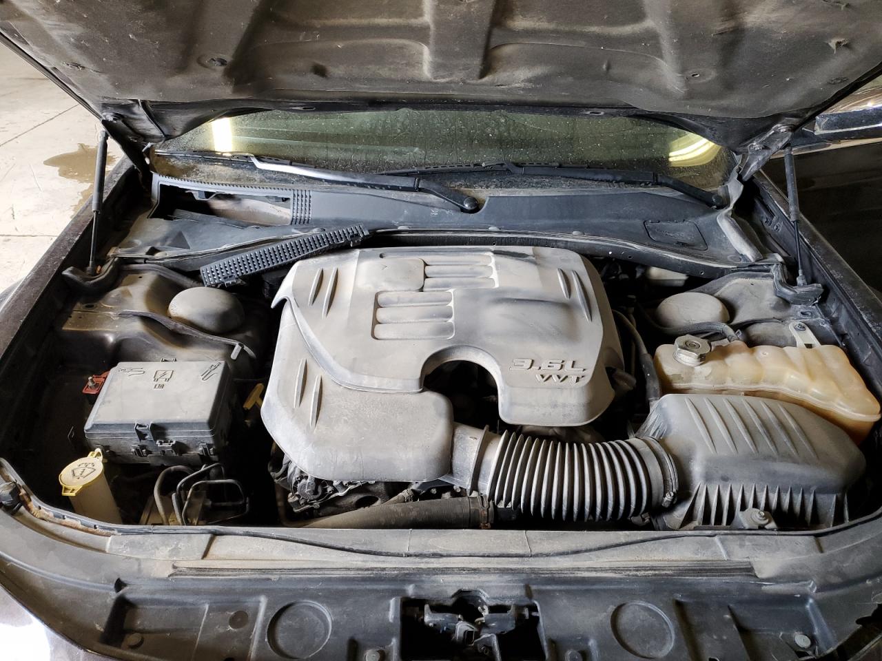 2012 Chrysler 300 - Image 11