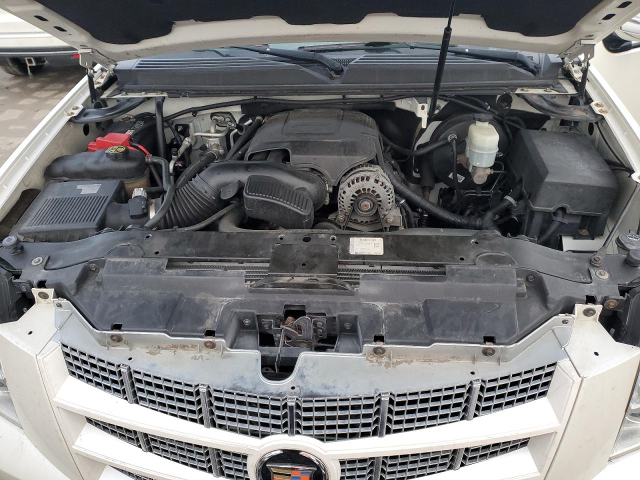 2014 Cadillac Escalade - Image 12