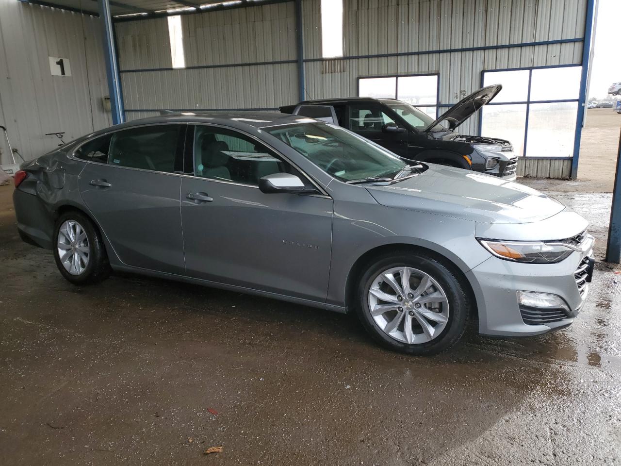 2023 Chevrolet Malibu - Image 4