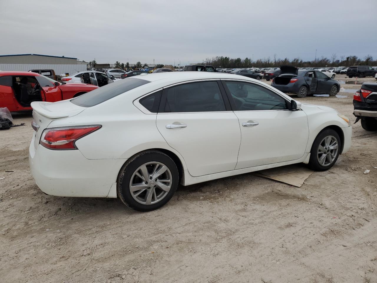 2015 Nissan Altima - Image 3