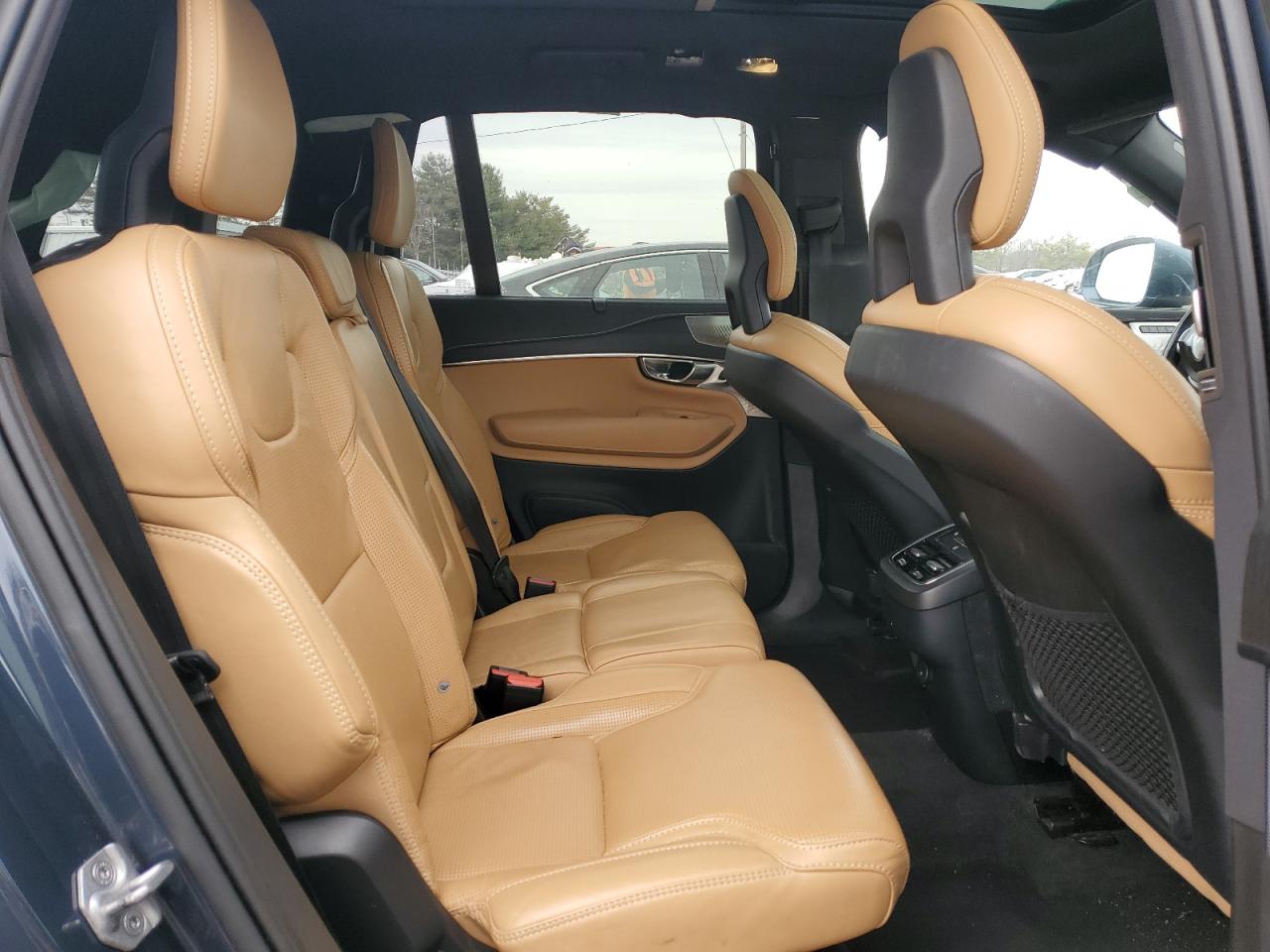 2021 Volvo XC90 - Image 11