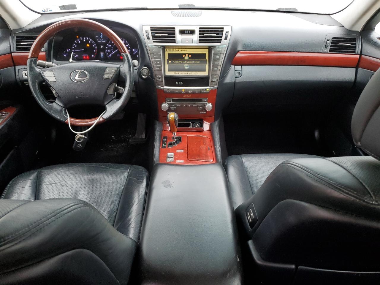 2012 Lexus LS - Image 8