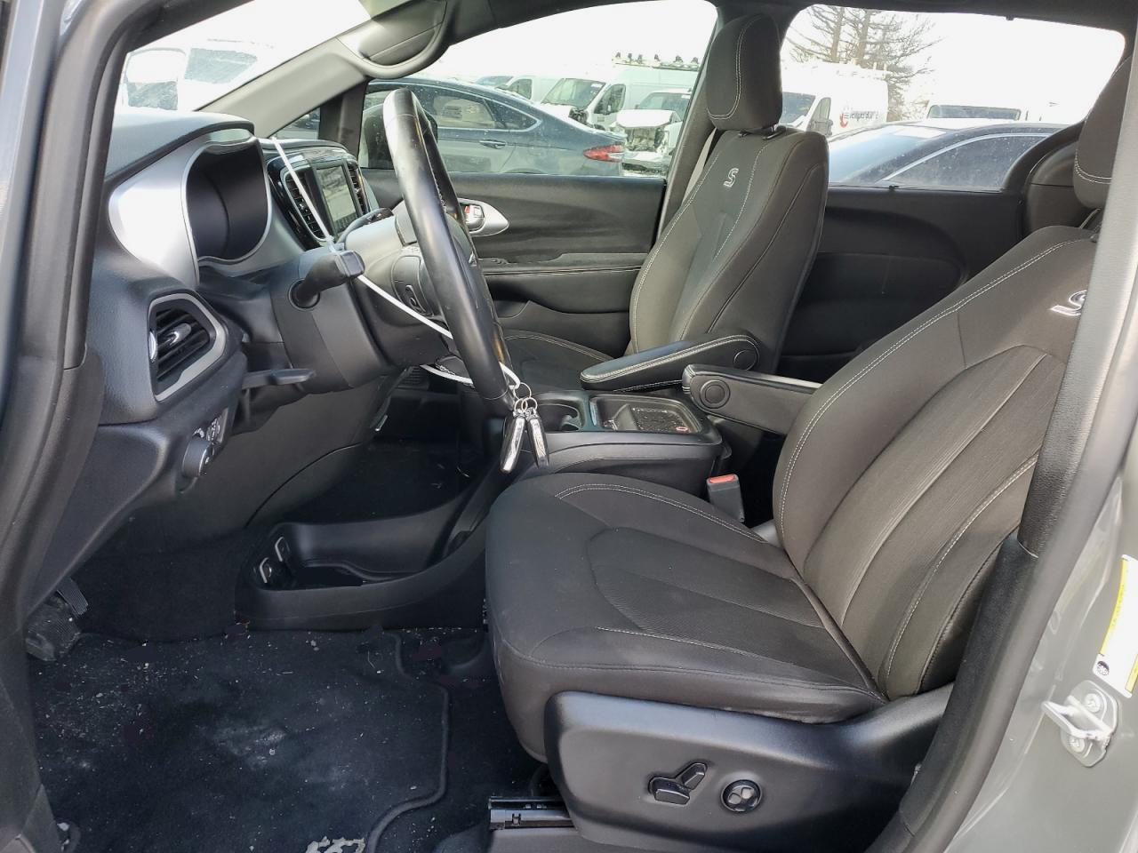 2020 Chrysler Pacifica - Image 7