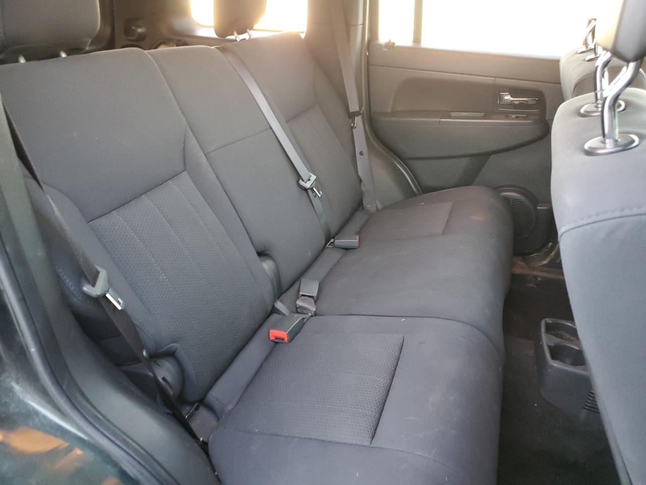 2012 Jeep Liberty (North America) - Image 11