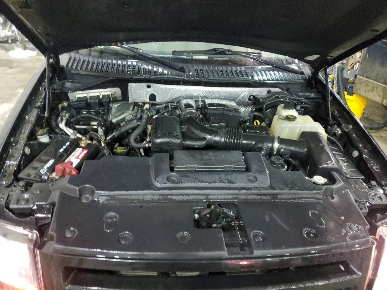 2010 Ford Expedition - Image 12