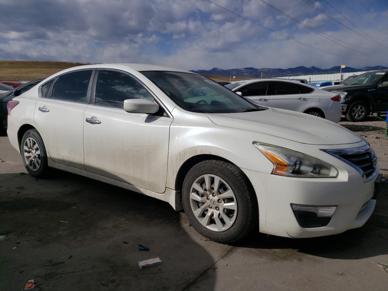 2015 Nissan Altima - Image 4