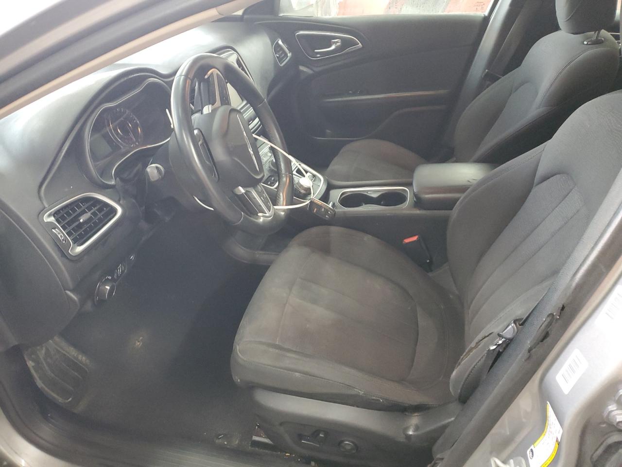 2015 Chrysler 200 - Image 7