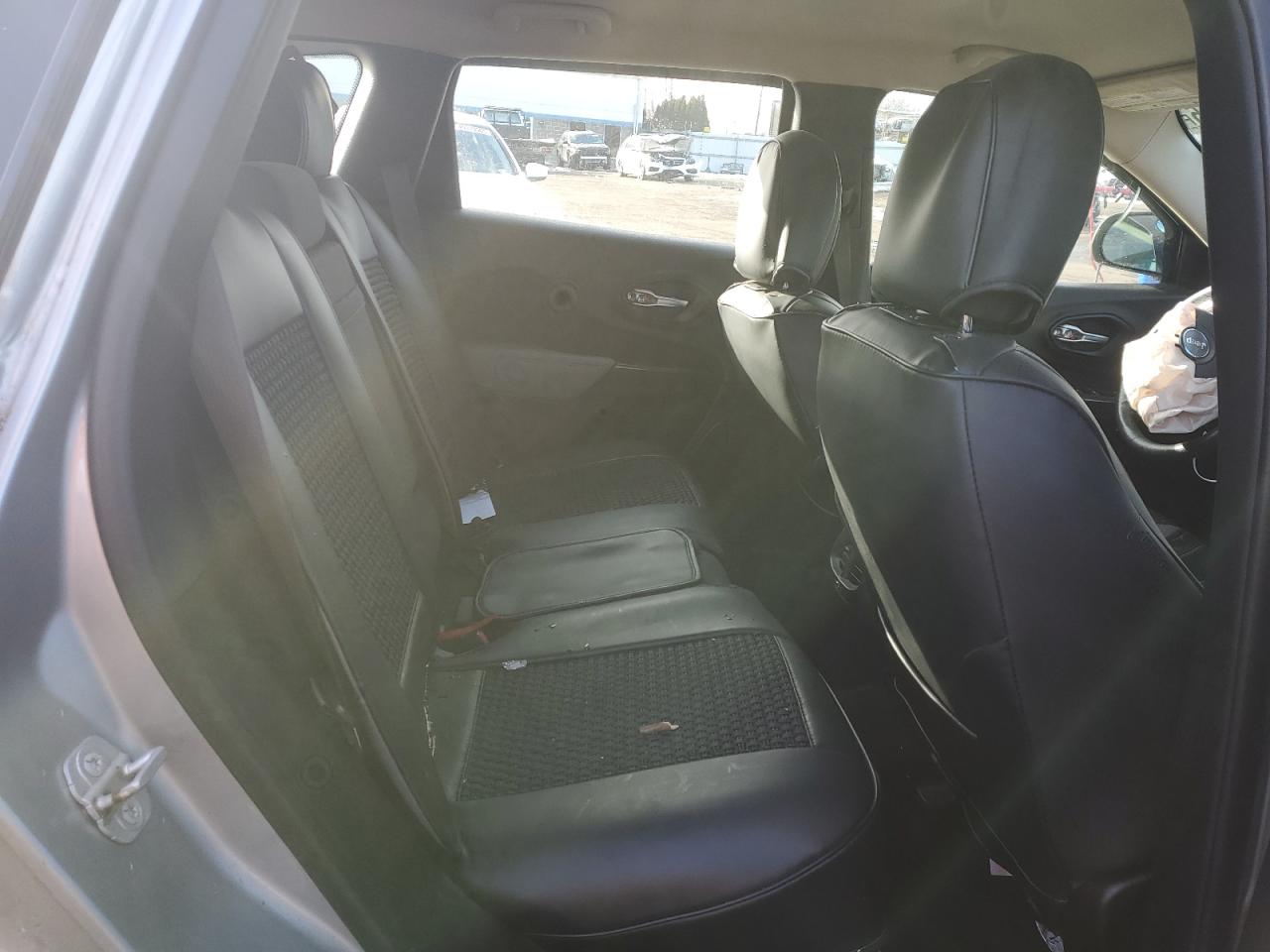 2014 Jeep Grand Cherokee - Image 11