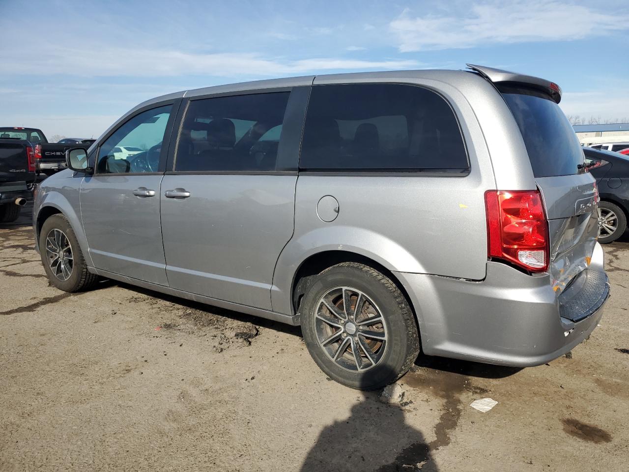 2018 Dodge Caravan - Image 2
