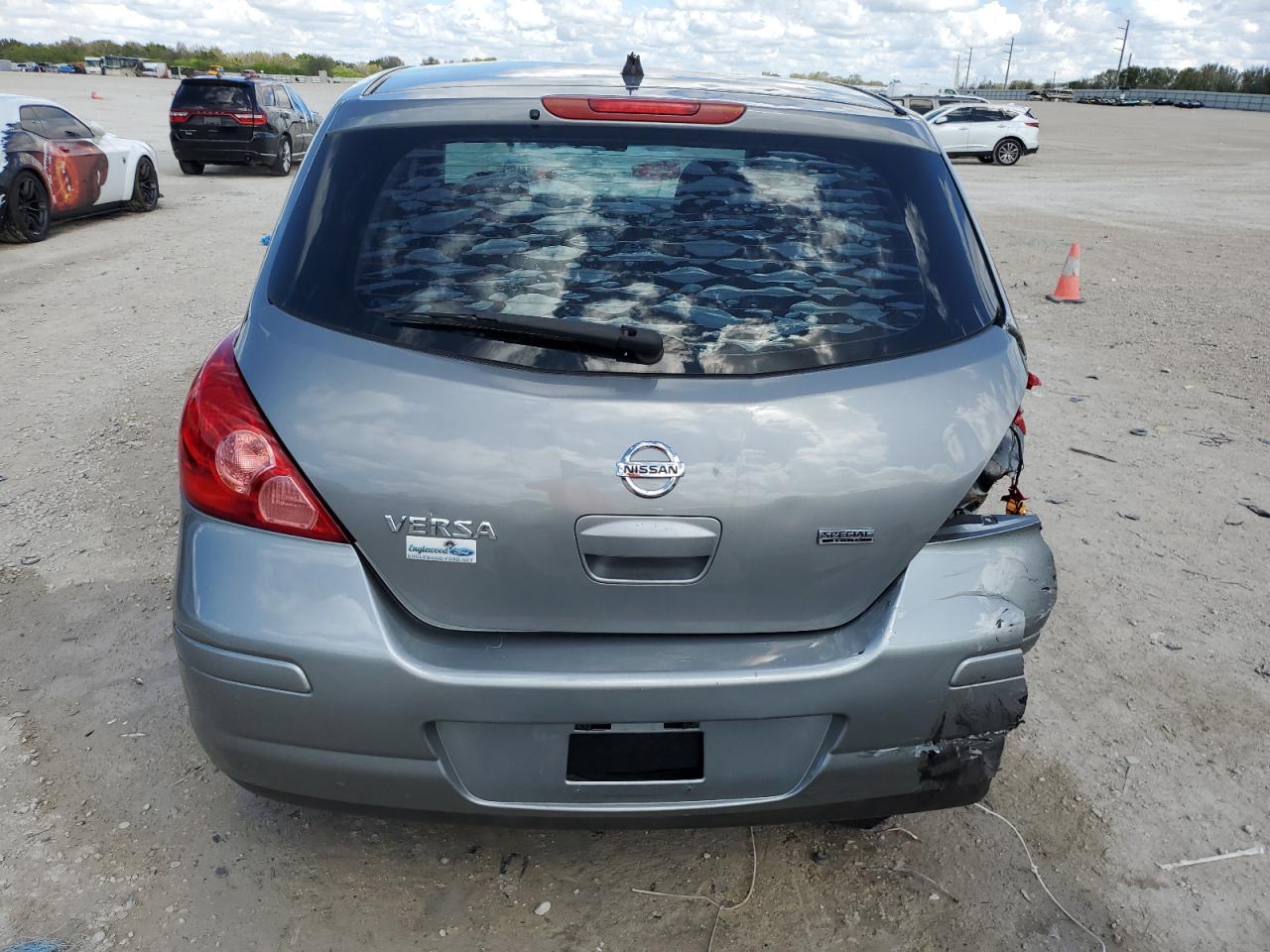 2012 Nissan Versa - Image 6