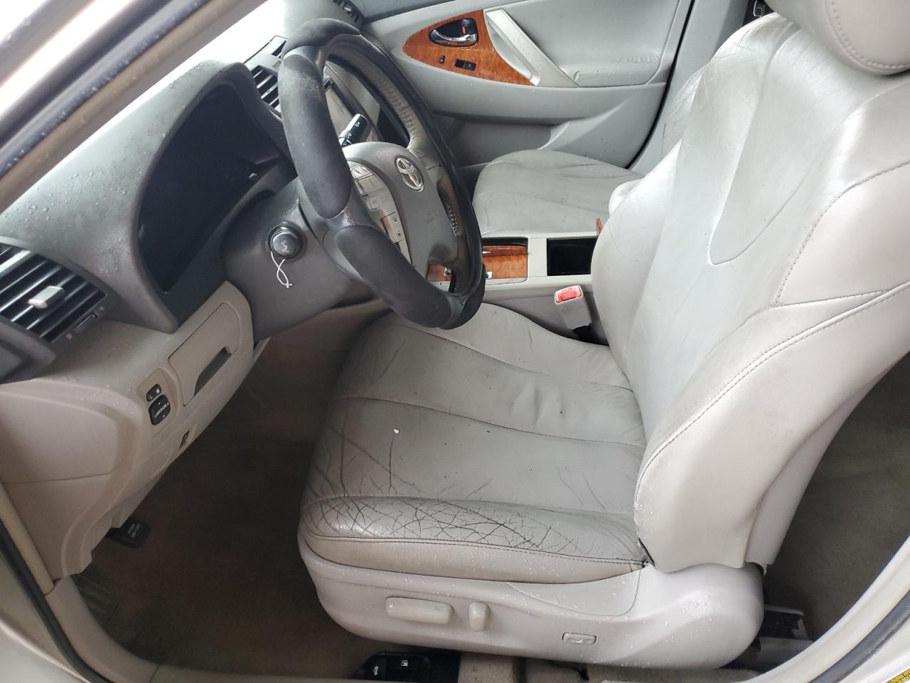 2010 Toyota Camry - Image 7