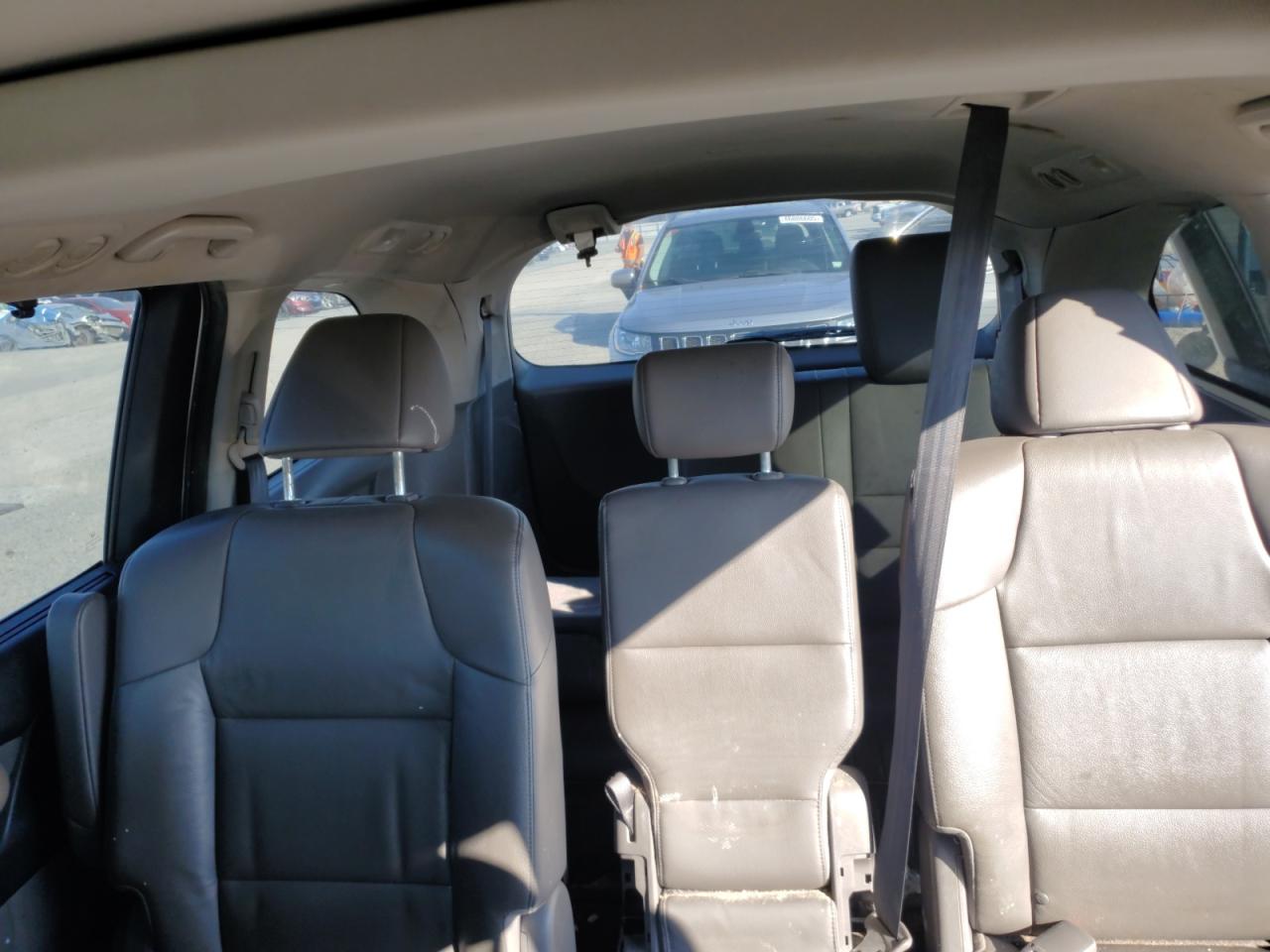 2012 Honda Odyssey - Image 10