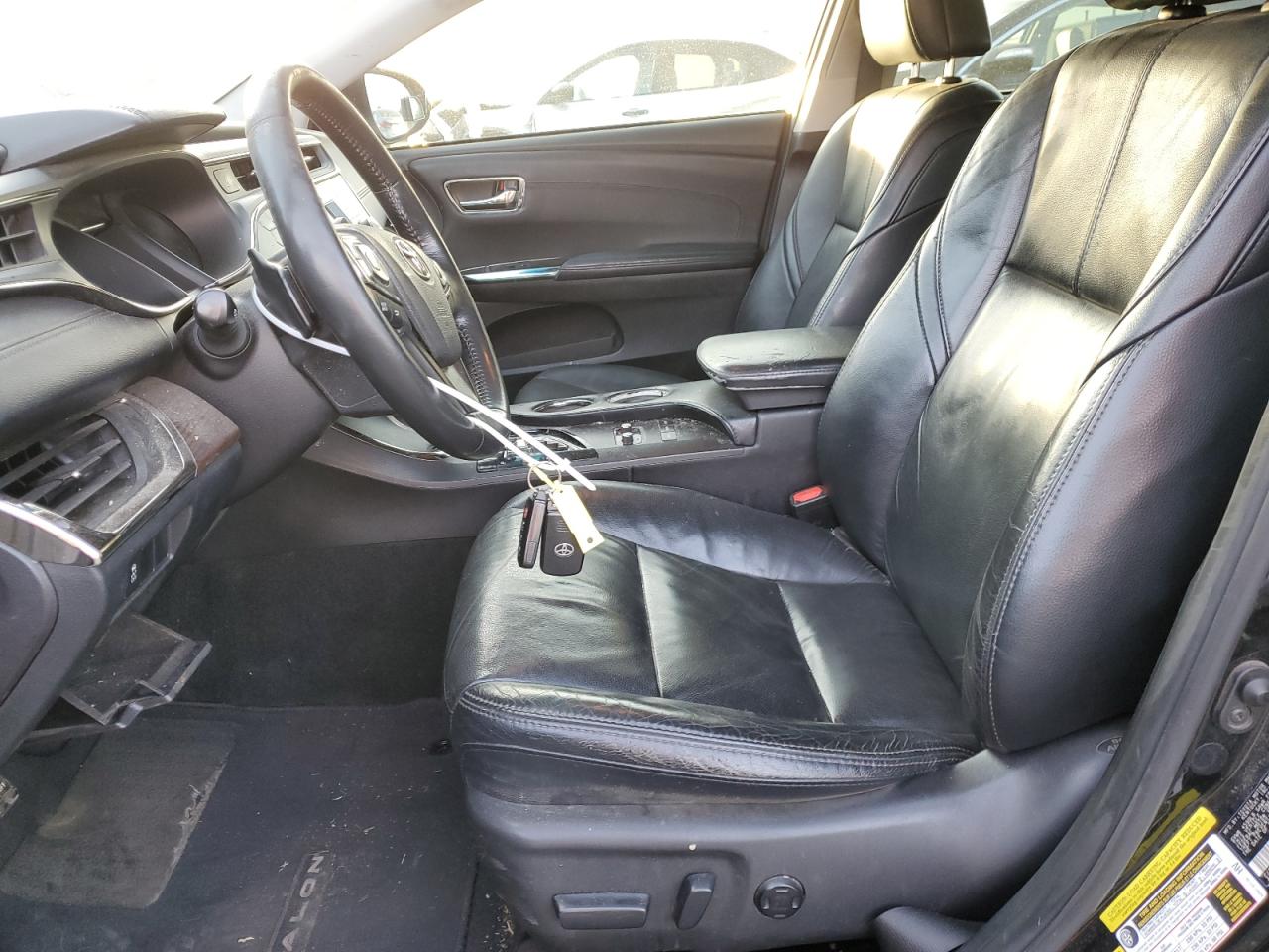 2015 Toyota Avalon - Image 7