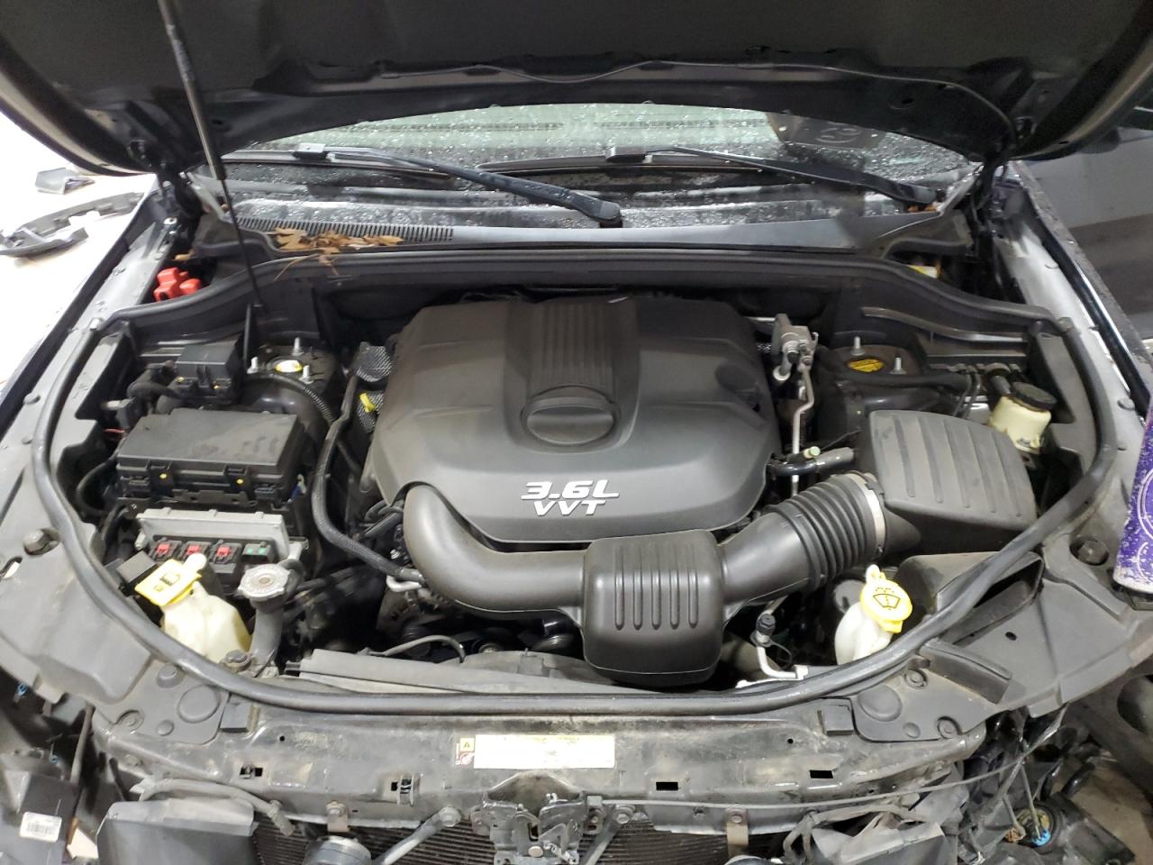 2012 Jeep Grand Cherokee - Image 12