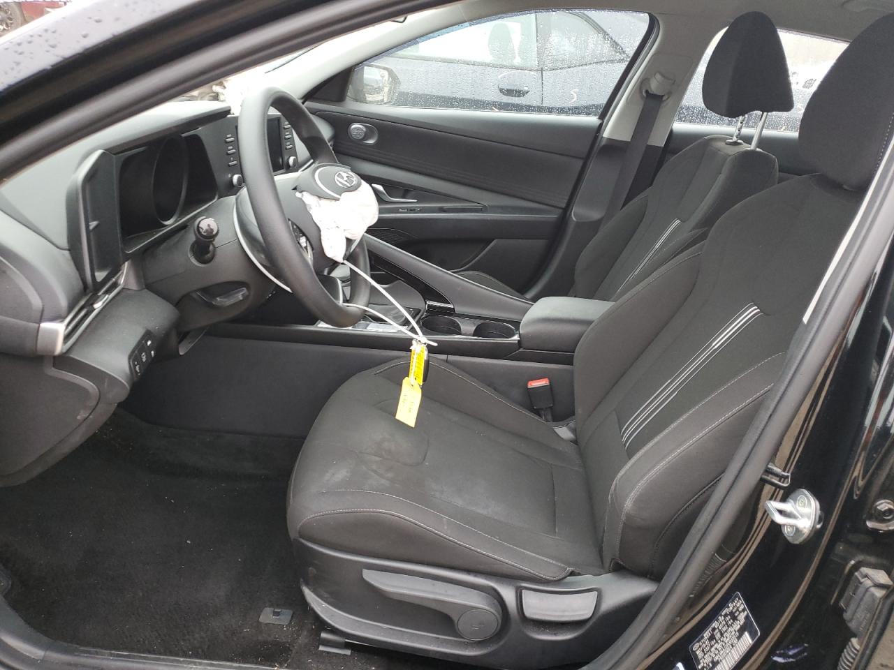 2023 Hyundai Elantra - Image 7