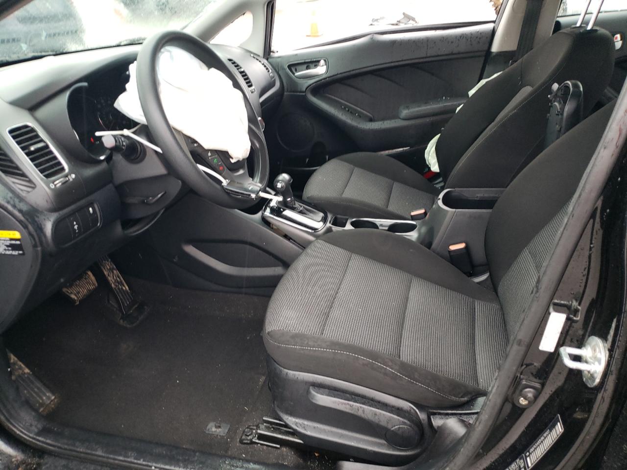 2017 Kia Forte - Image 7