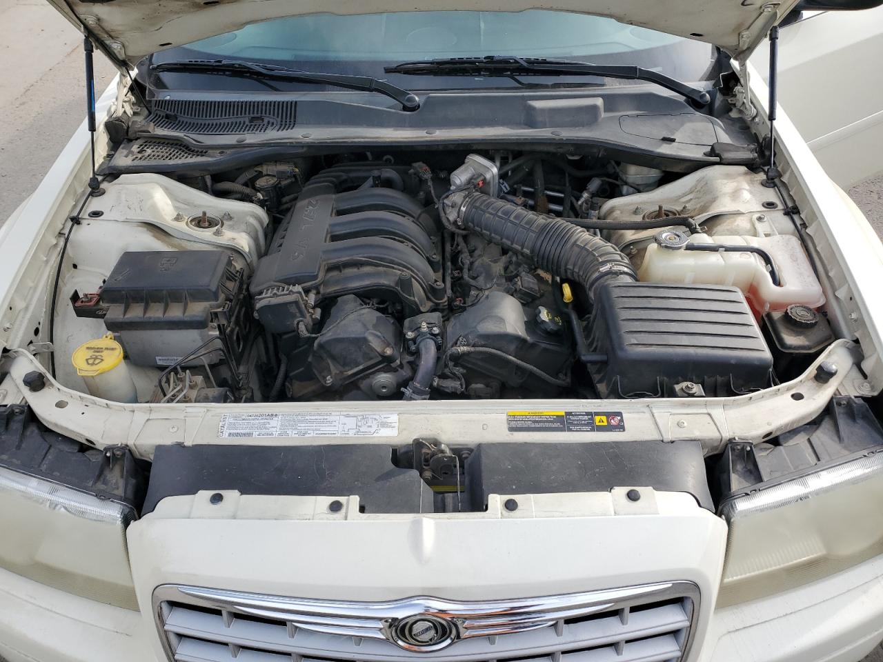 2005 Chrysler 300 - Image 11