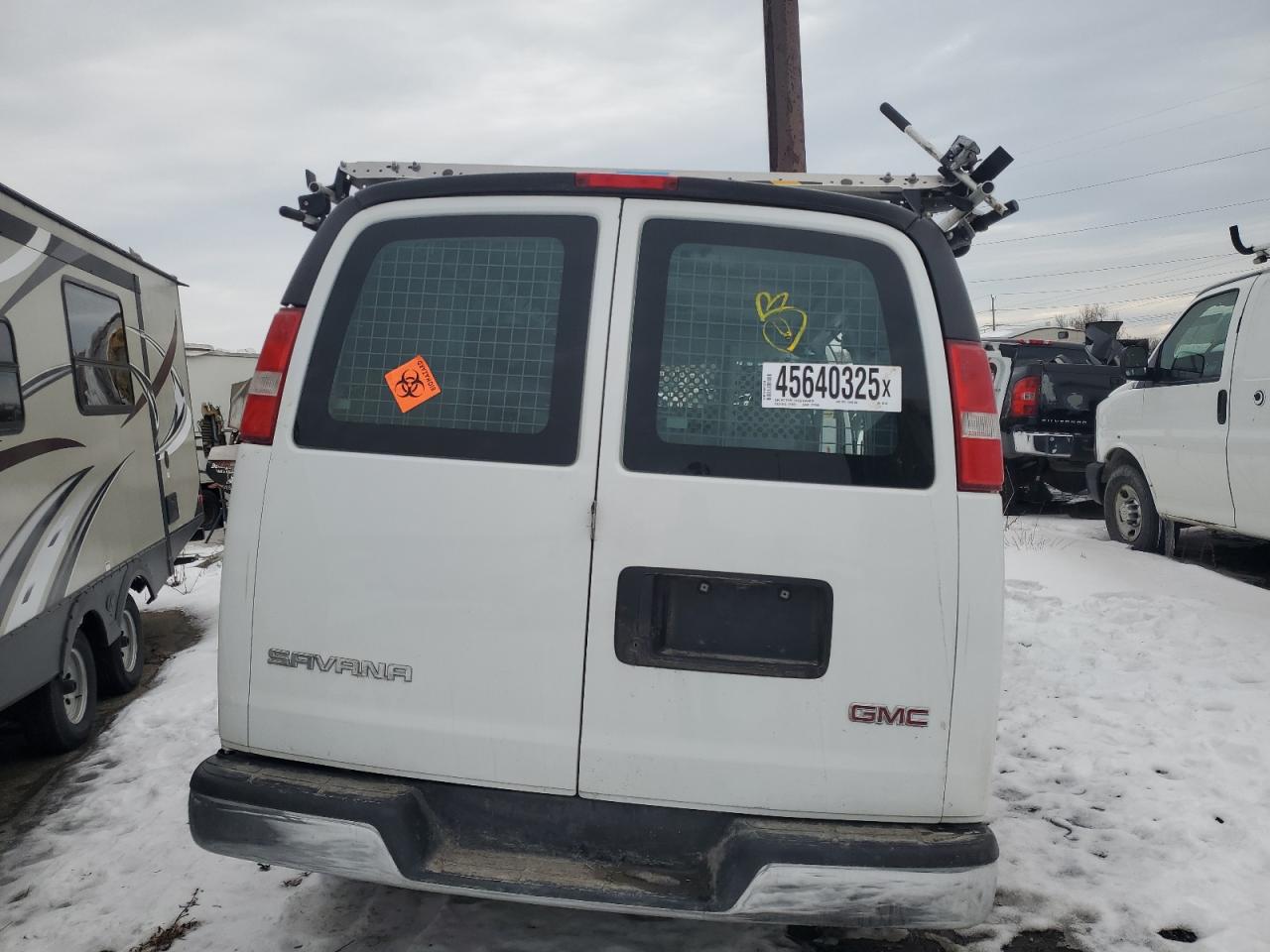 2016 GMC Savana - Image 6