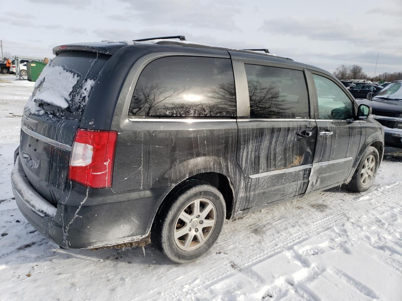 2012 Chrysler Town & Country - Image 3
