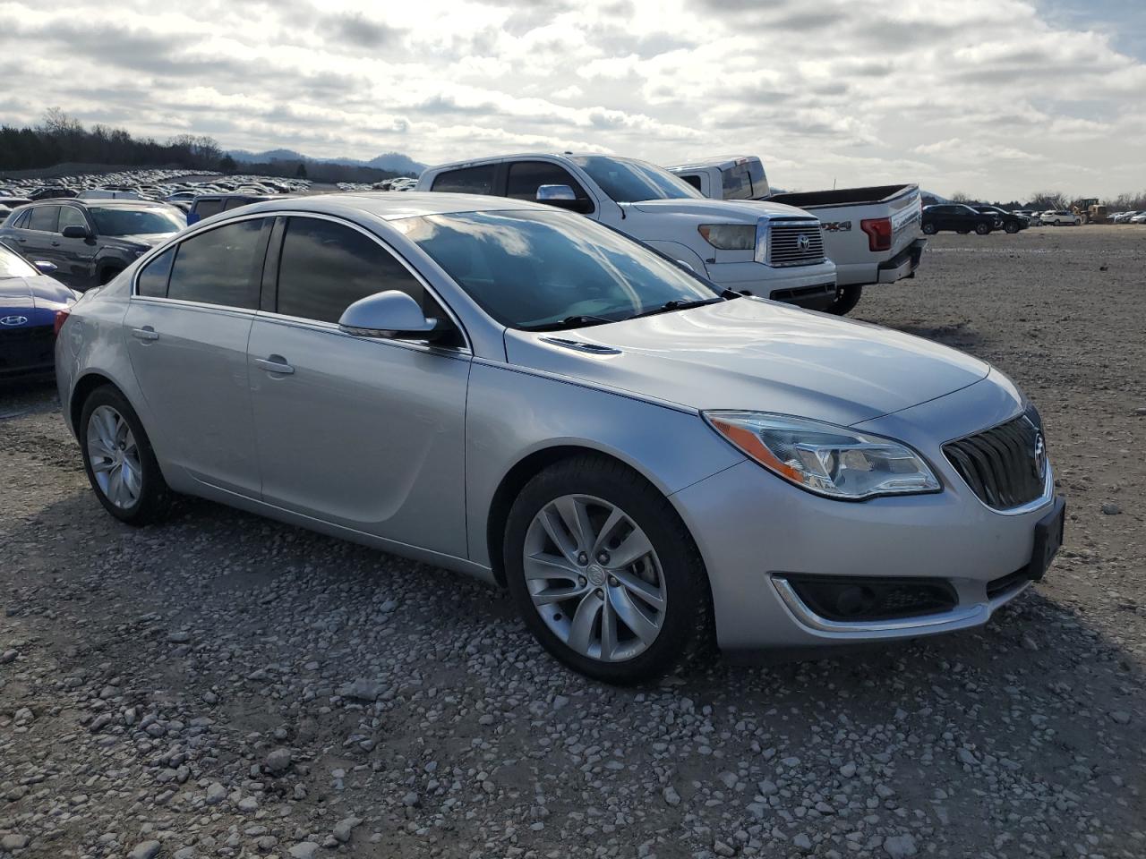 2015 Buick Regal - Image 4