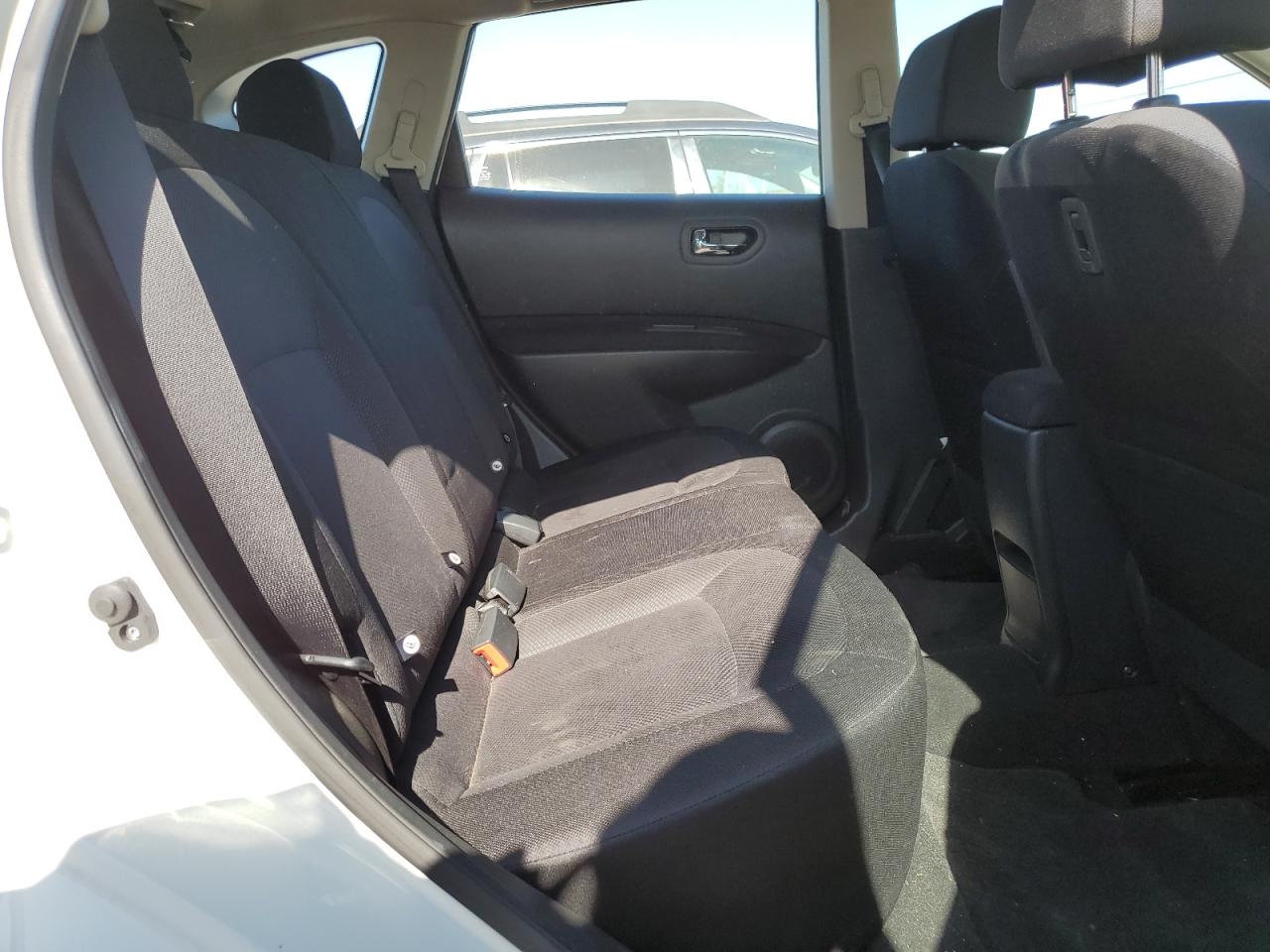 2015 Nissan Rogue - Image 11