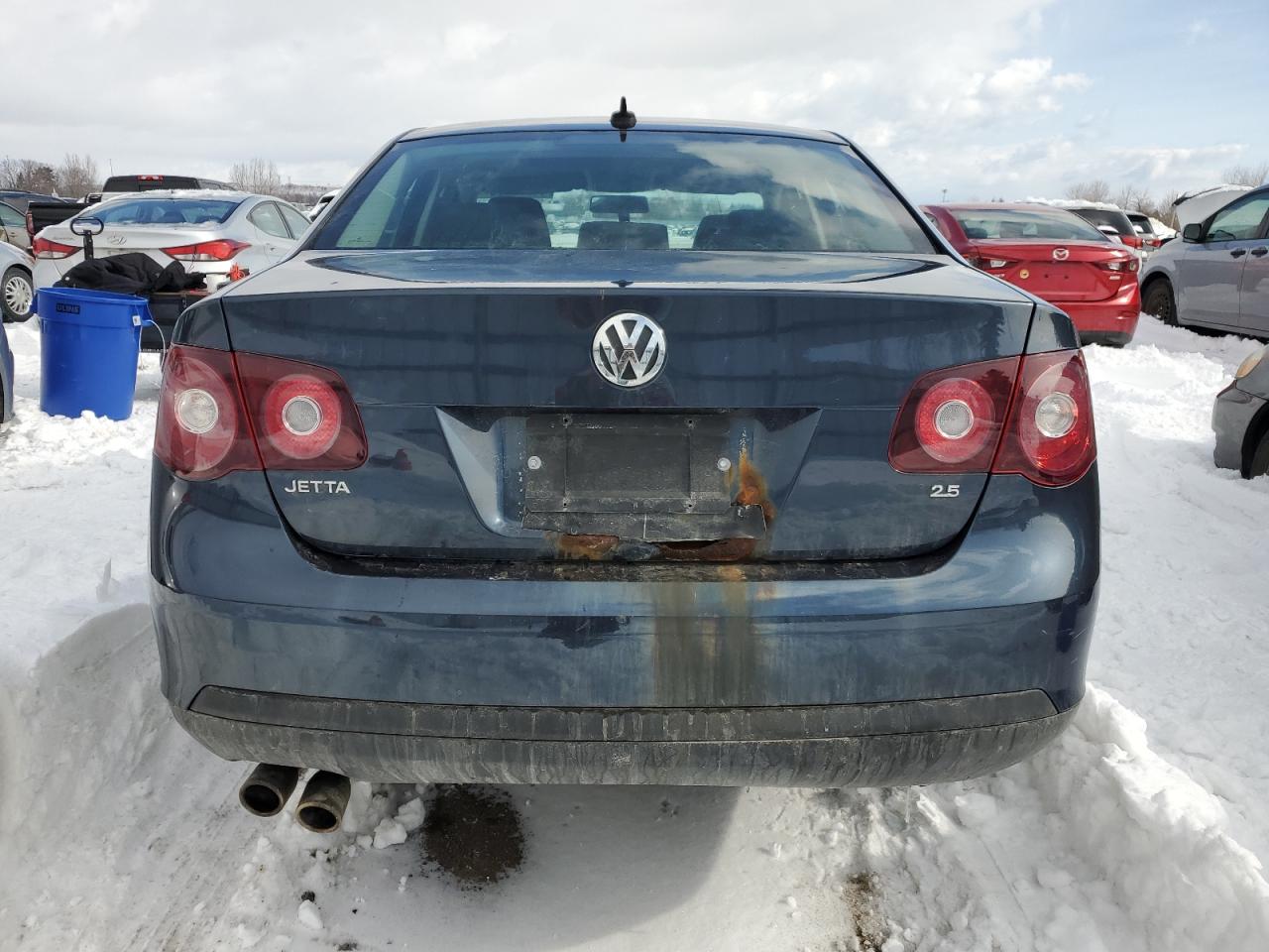 2010 Volkswagen Jetta - Image 6