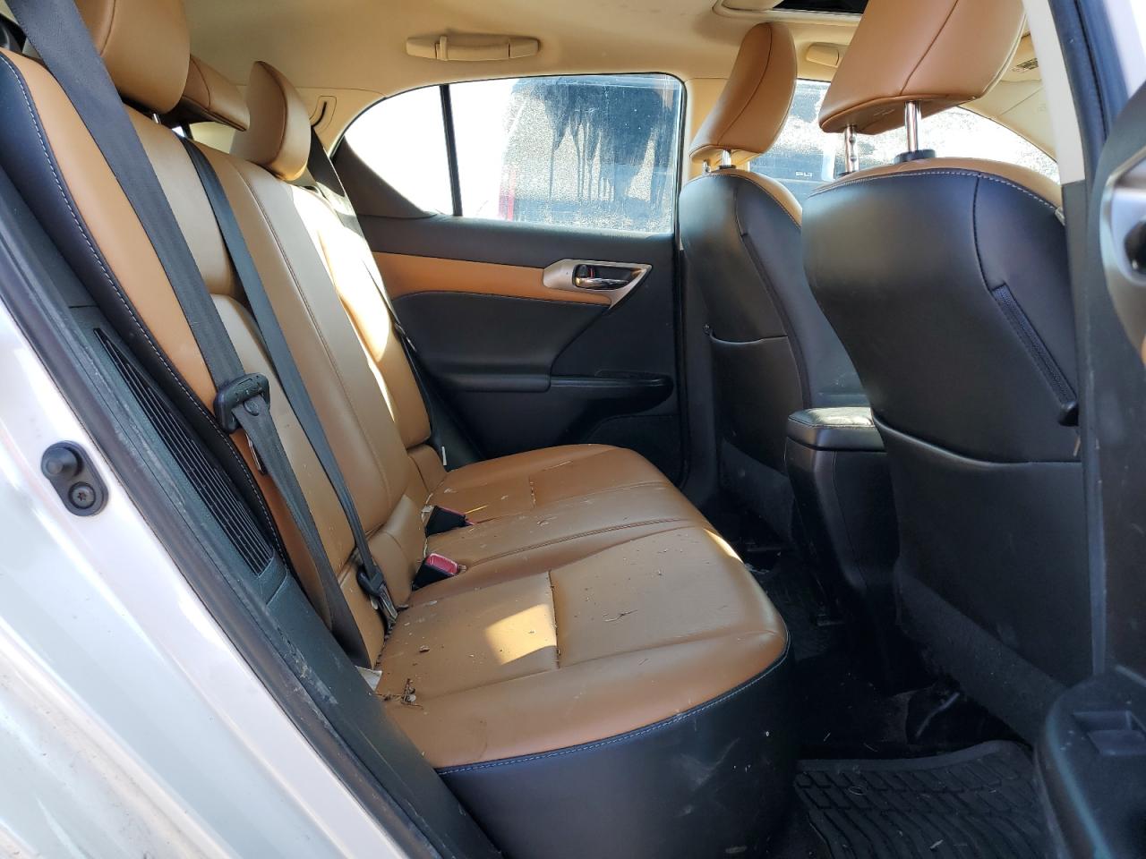 2016 Lexus CT - Image 10