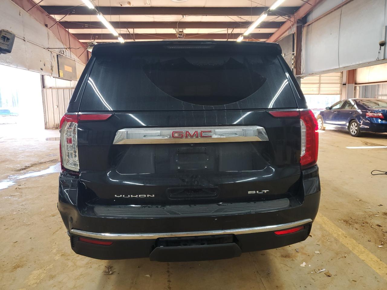 2021 GMC Yukon - Image 6
