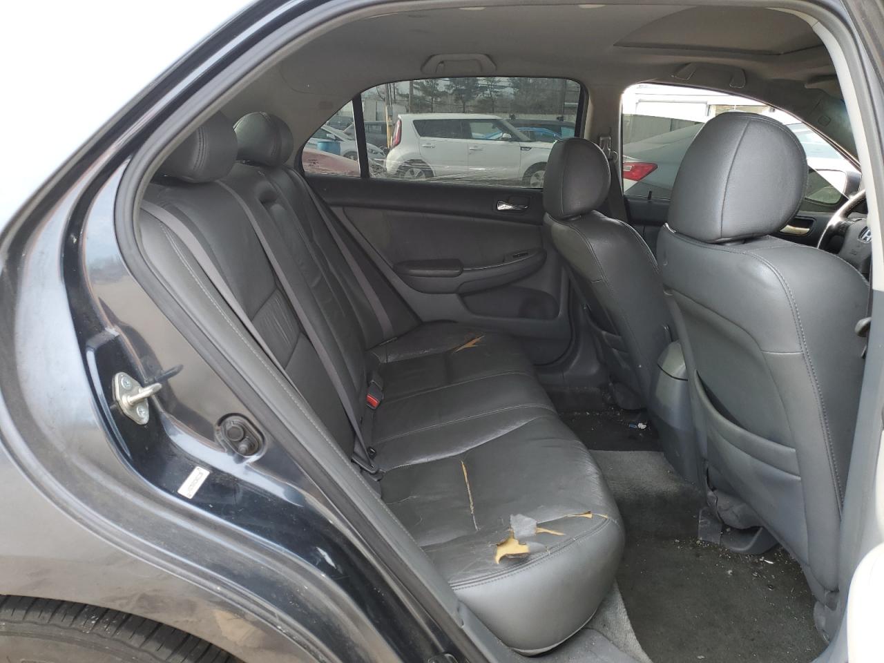 2003 Honda Accord - Image 10
