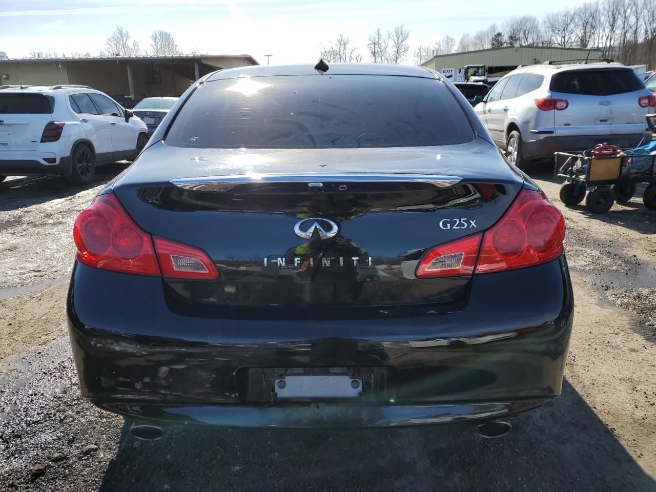 2011 Infiniti G - Image 7