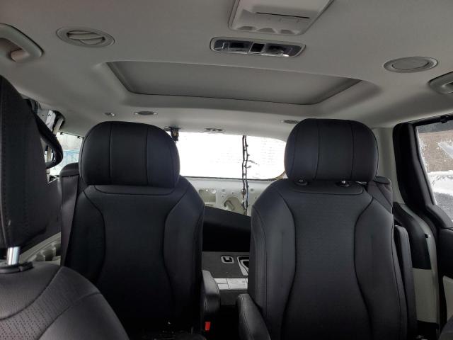 2024 KIA CARNIVAL SX
