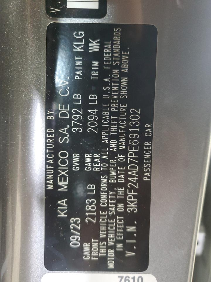 2023 Kia Forte - Image 12