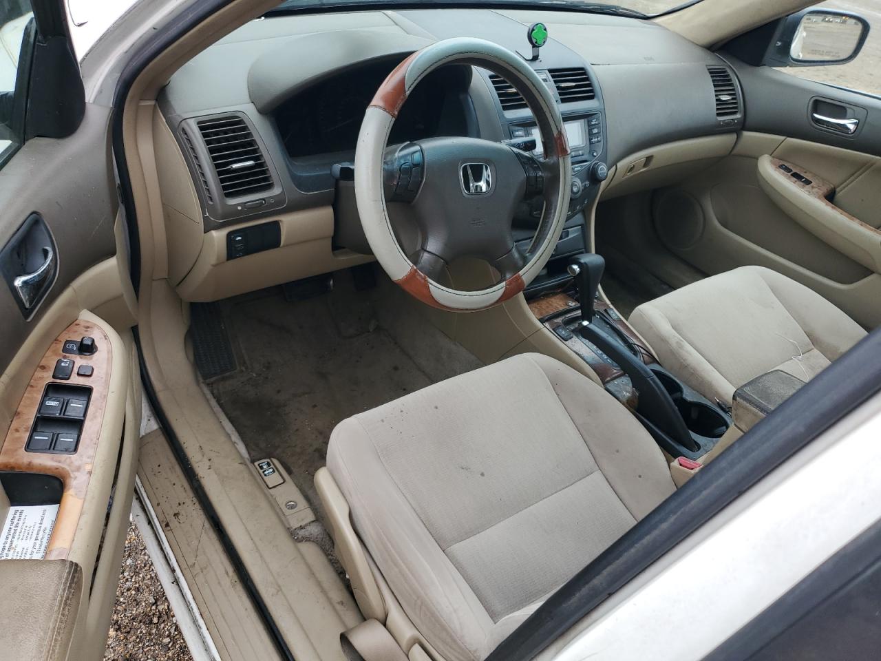2004 Honda Accord - Image 8