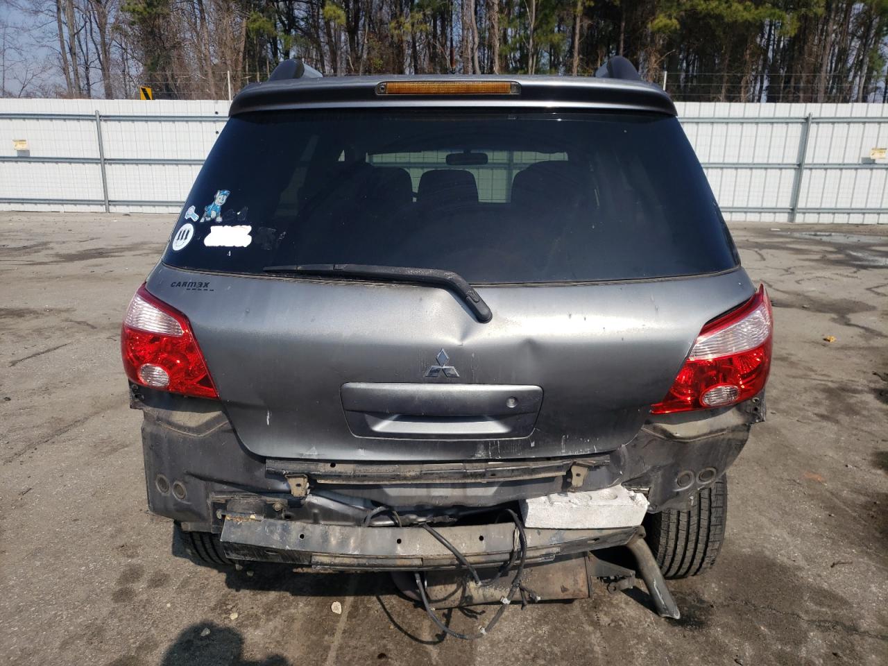 2005 Mitsubishi Outlander - Image 6