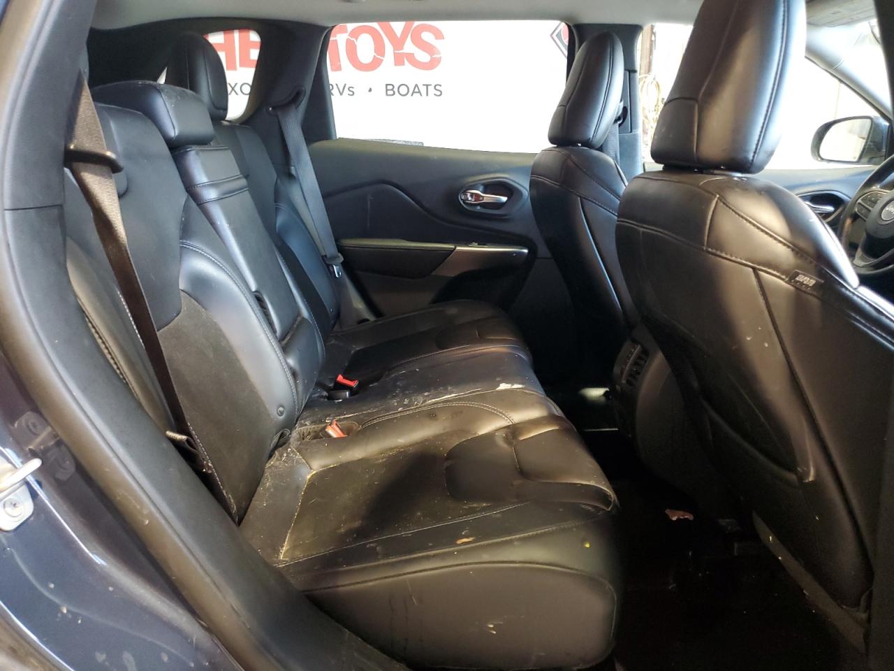2019 Jeep Grand Cherokee - Image 10