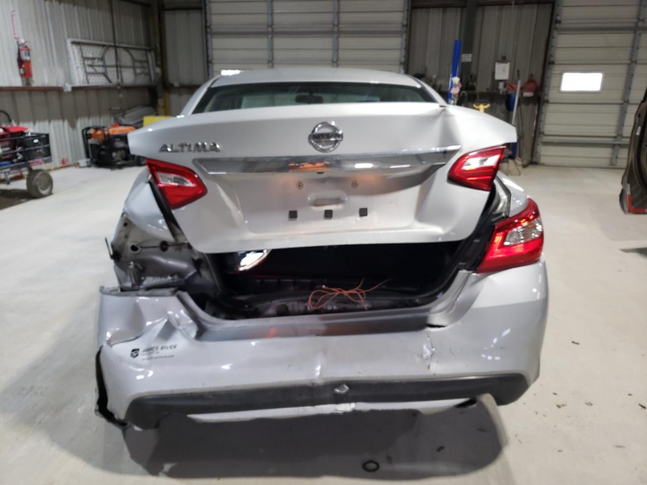 2017 Nissan Altima - Image 6