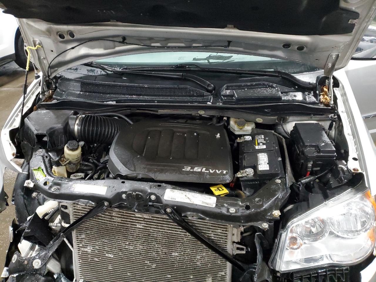 2012 Chrysler Town & Country - Image 13