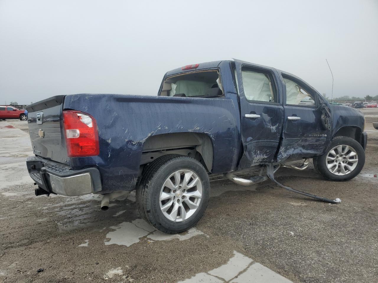 2010 Chevrolet Silverado - Image 3