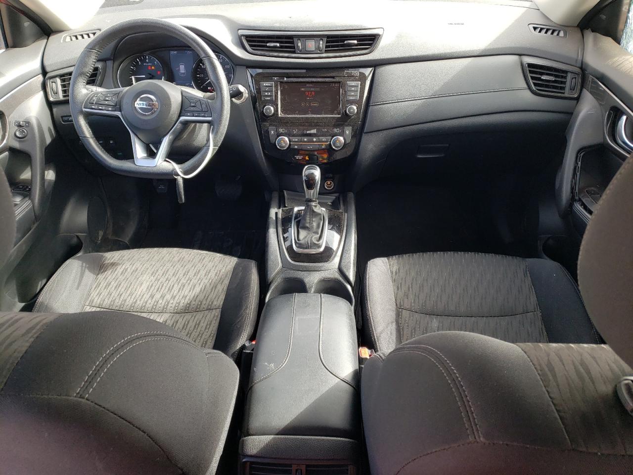 2019 Nissan Rogue - Image 8
