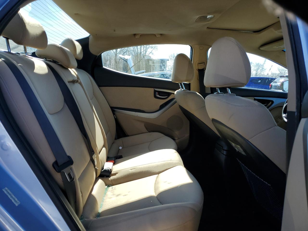 2011 Hyundai Elantra - Image 10