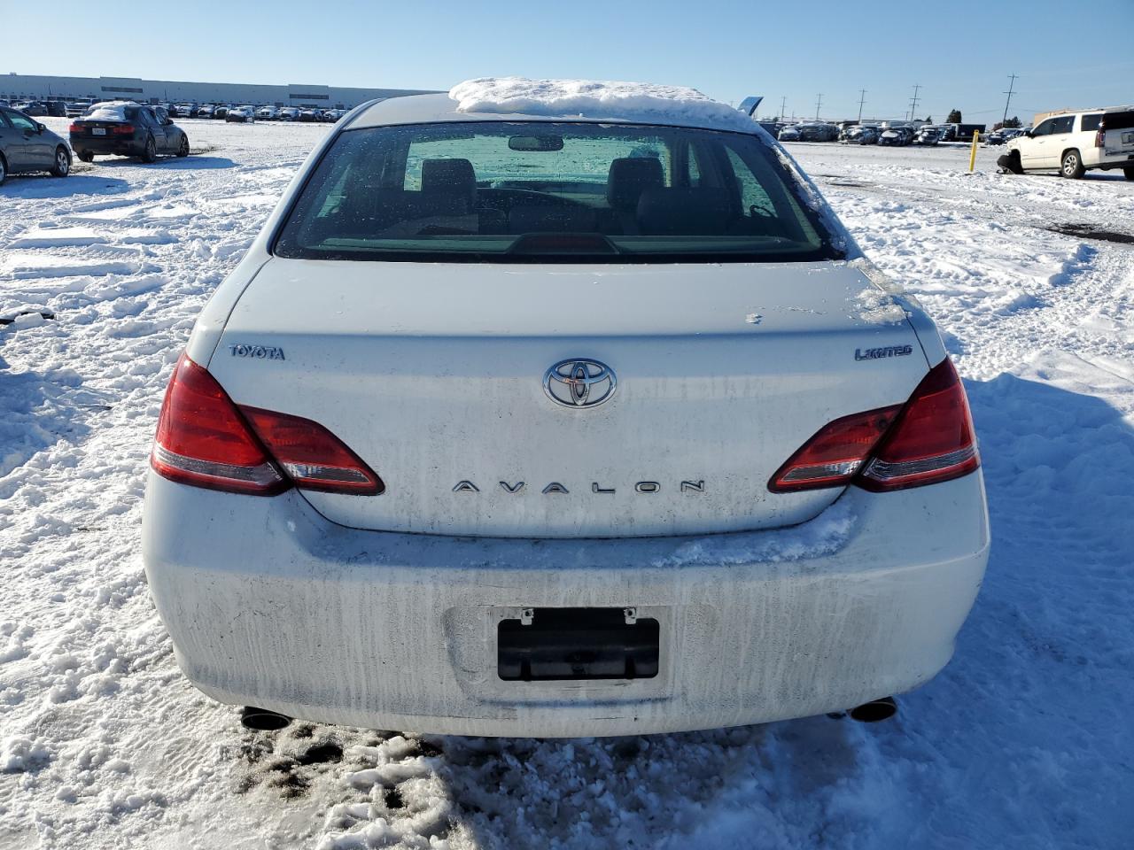 2005 Toyota Avalon - Image 6