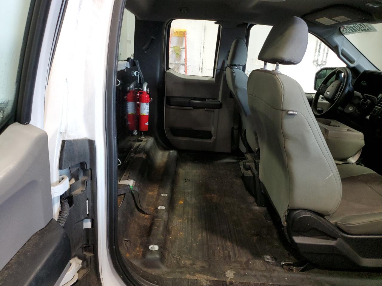 2016 Ford F-150 - Image 10
