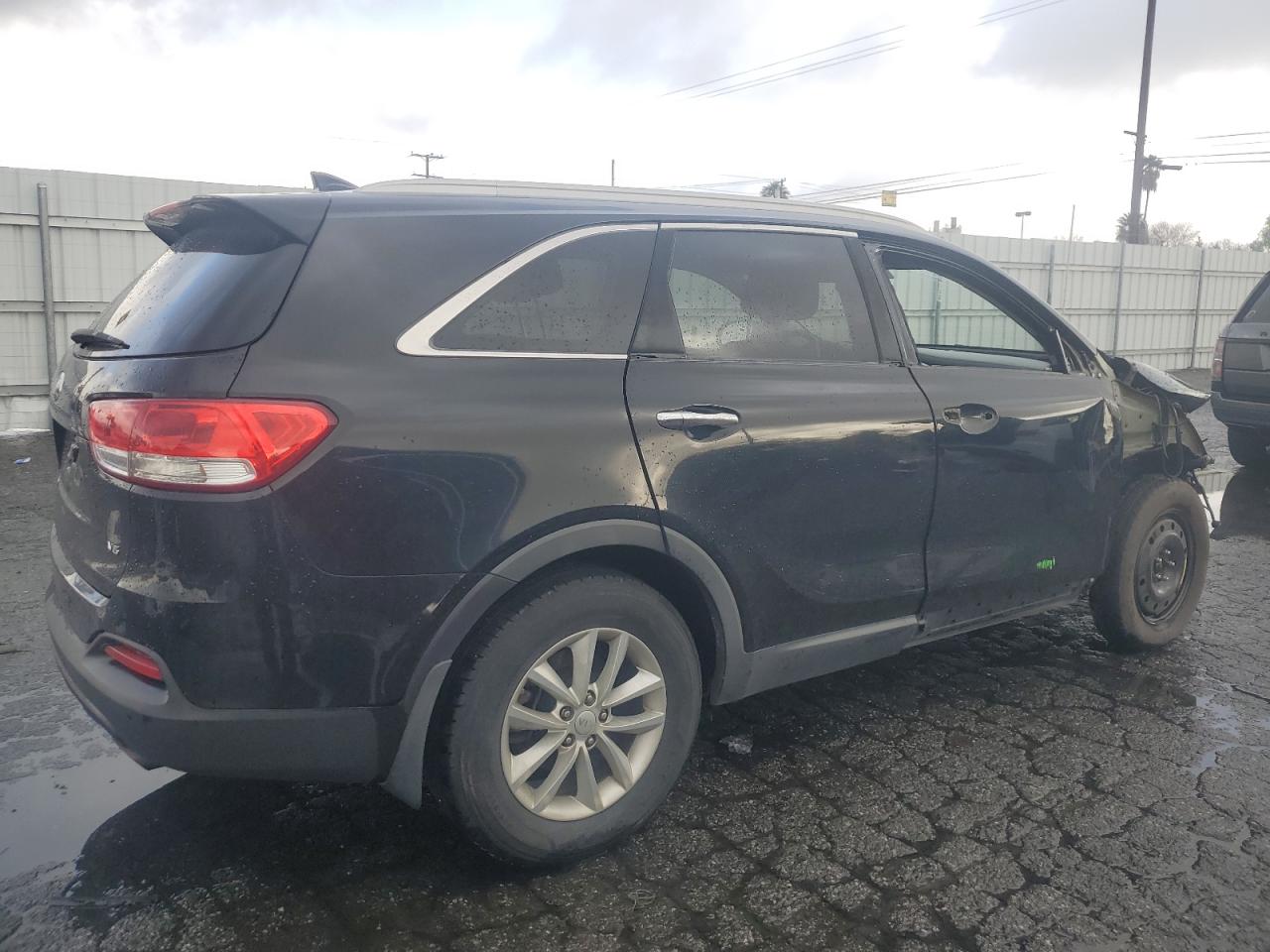 2016 Kia Sorento - Image 3