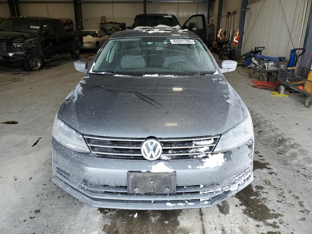 2017 Volkswagen Jetta - Image 5