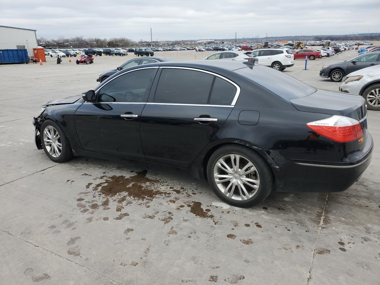 2011 Hyundai Genesis - Image 2