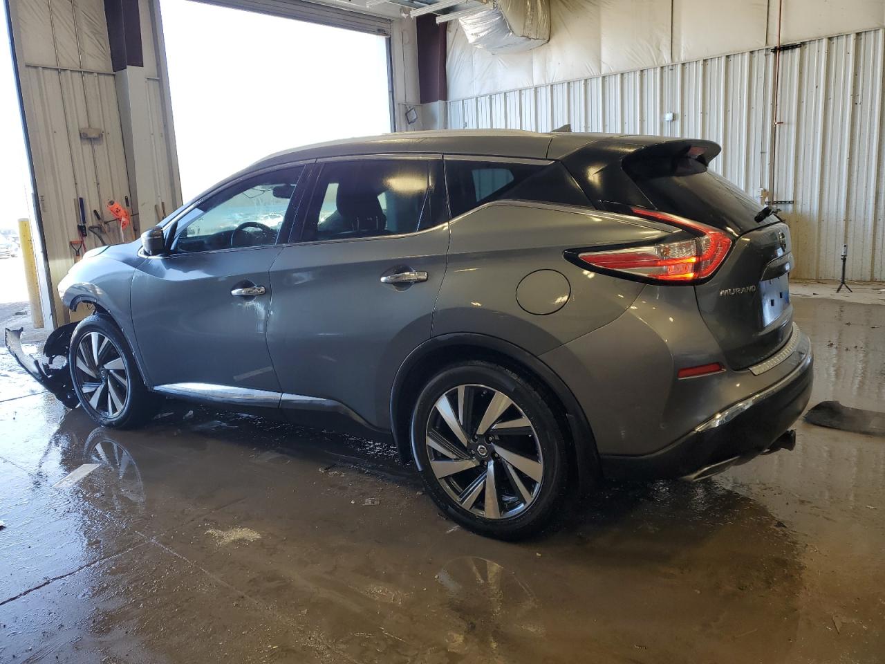 2016 Nissan Murano - Image 2