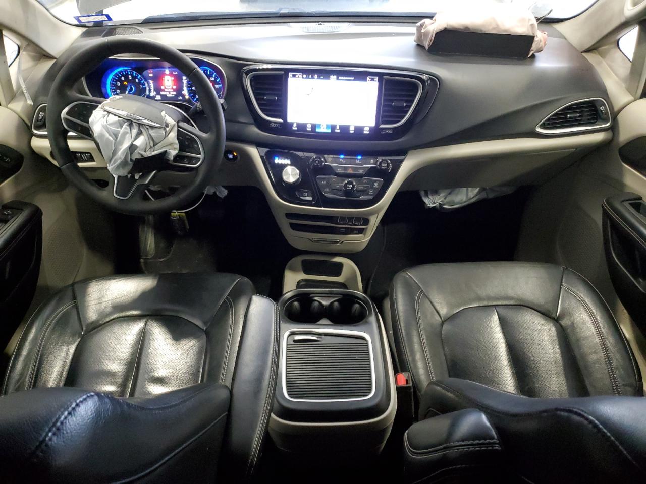 2022 Chrysler Pacifica - Image 8