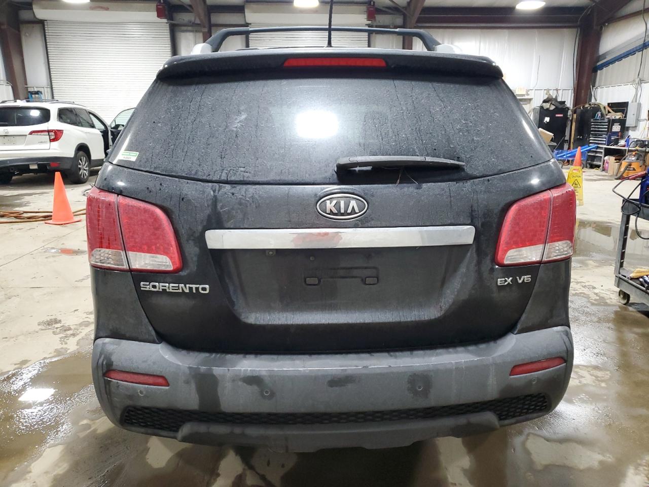 2011 Kia Sorento - Image 6