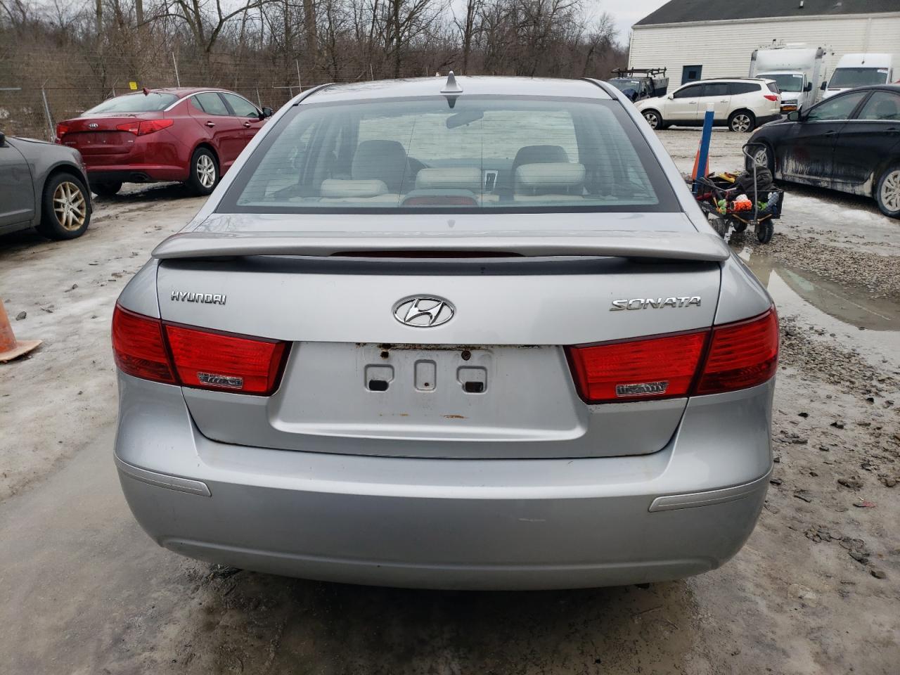 2009 Hyundai Sonata - Image 6