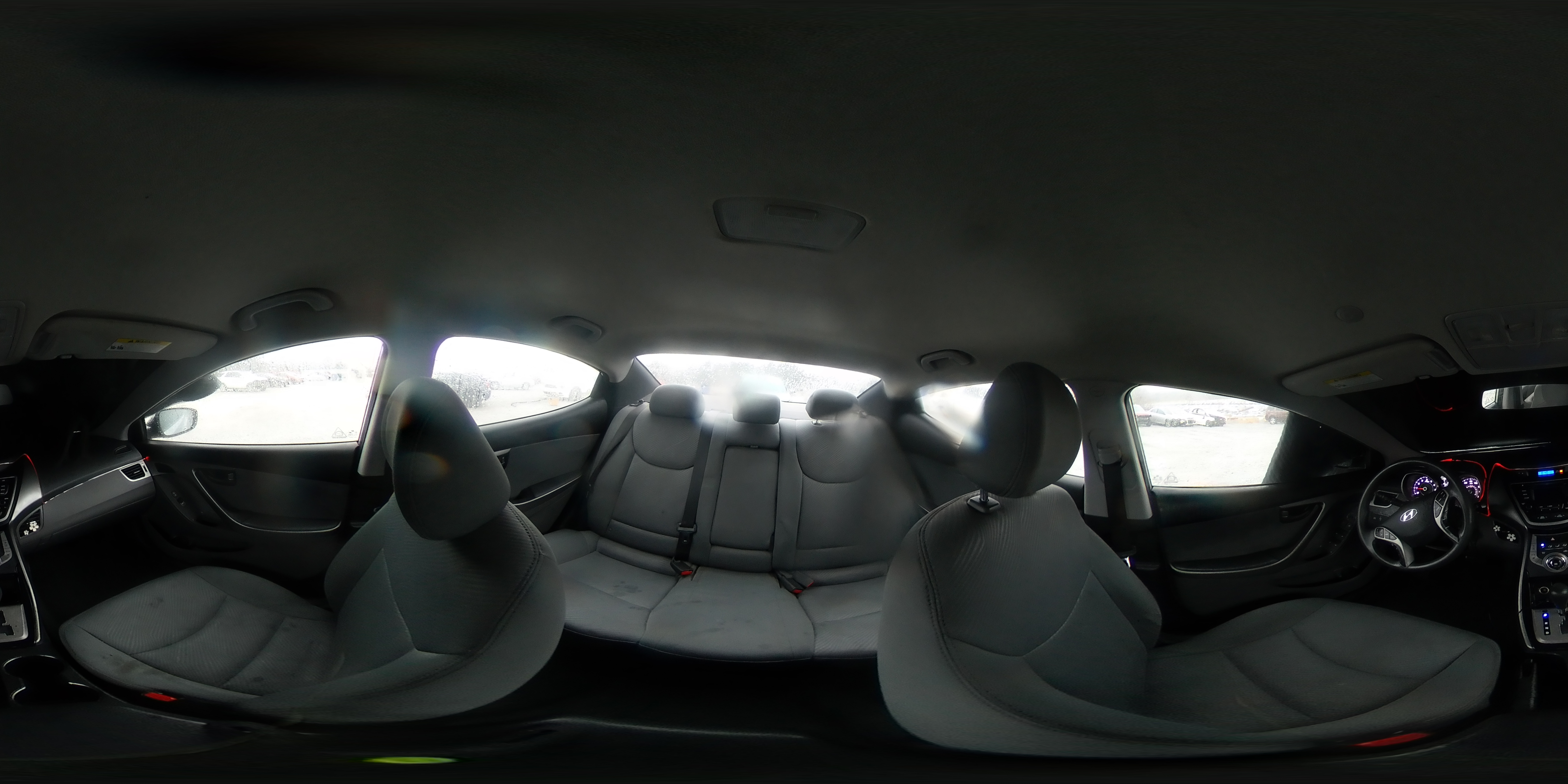 2013 Hyundai Elantra - Image 12